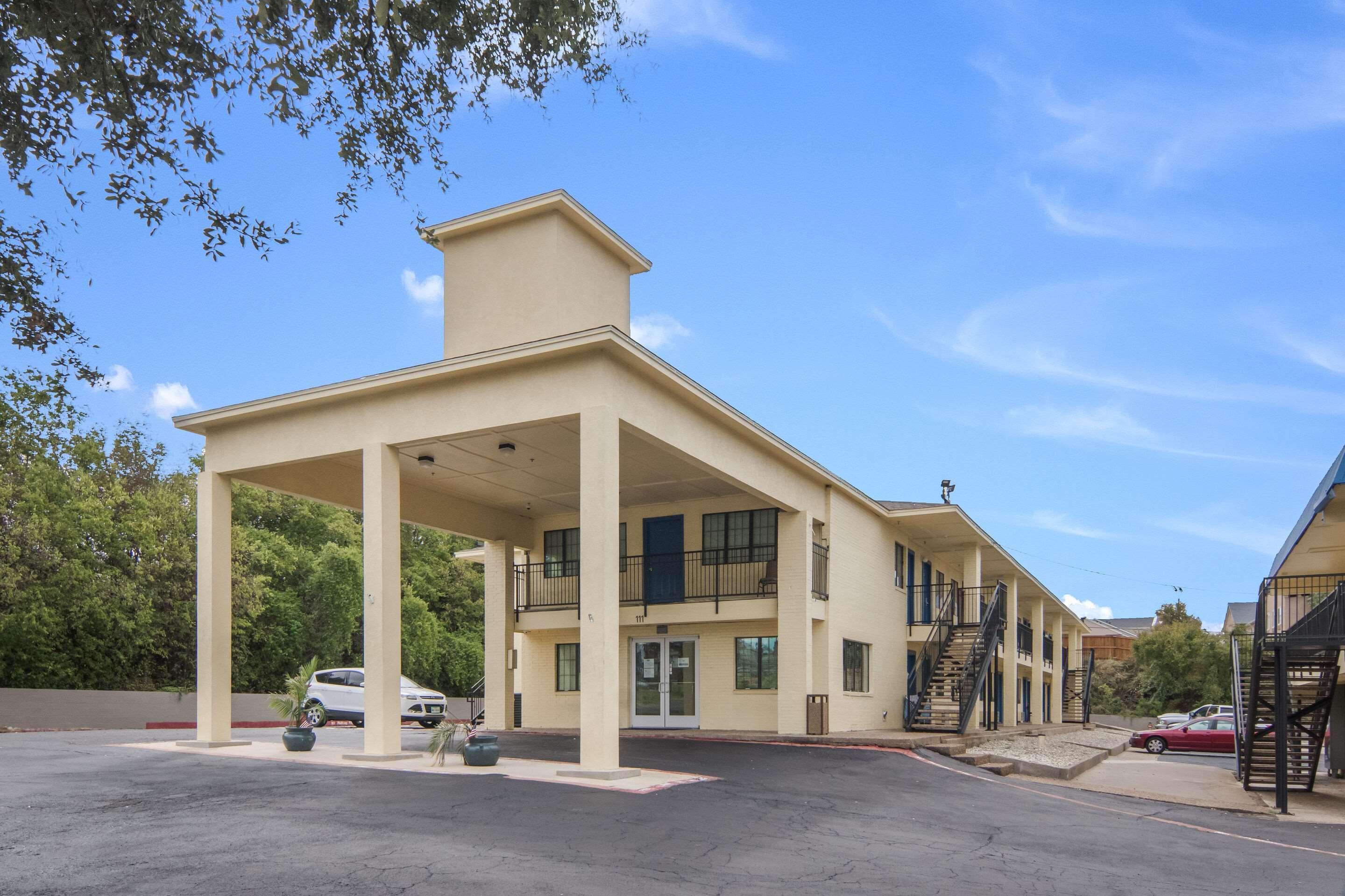 Rodeway Inn Weatherford Exterior photo