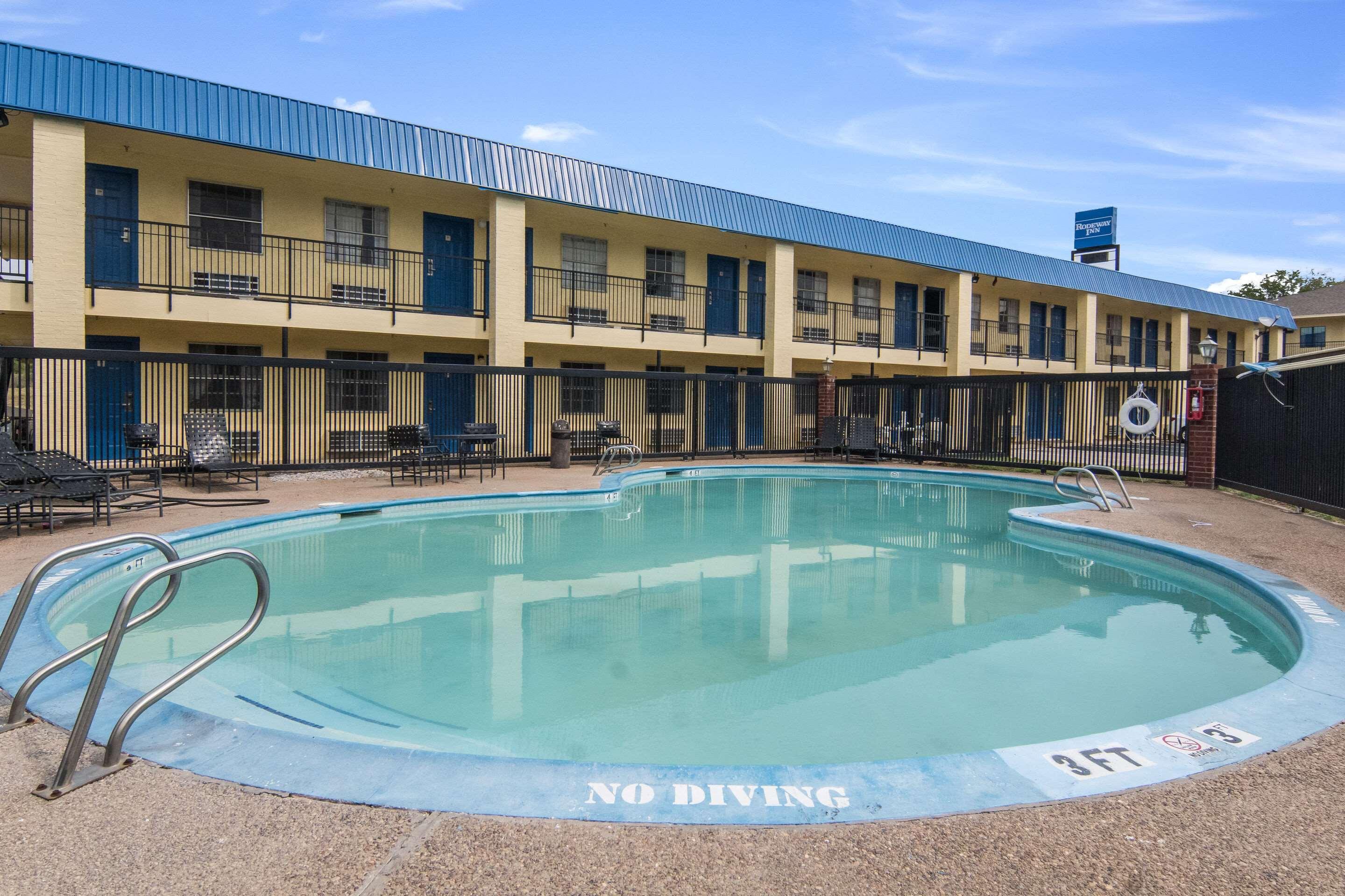 Rodeway Inn Weatherford Exterior photo